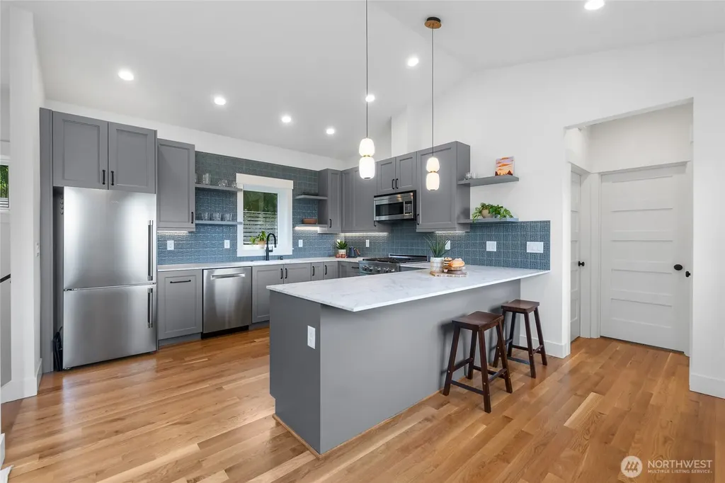 2708 1st Avenue W Seattle WA 98119