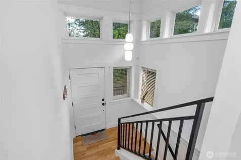 2708 1st Avenue W Seattle WA 98119