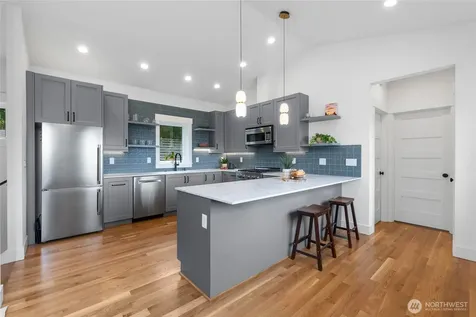 2708 1st Avenue W Seattle WA 98119