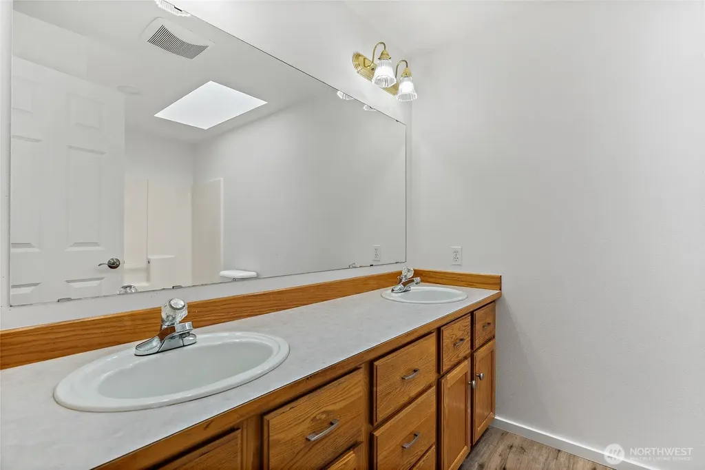 12042 31st Avenue NE Seattle WA 98125