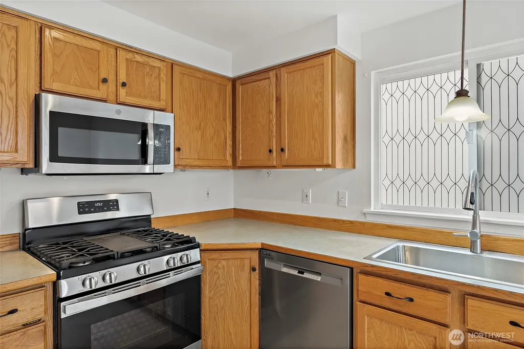 12042 31st Avenue NE Seattle WA 98125