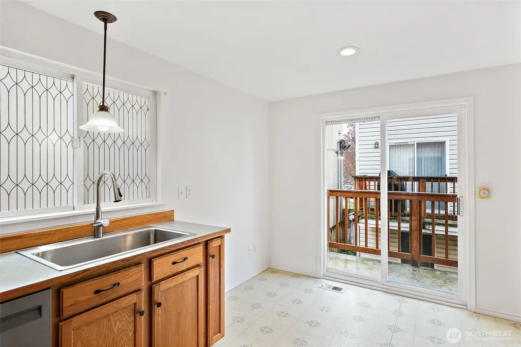 12042 31st Avenue NE Seattle WA 98125