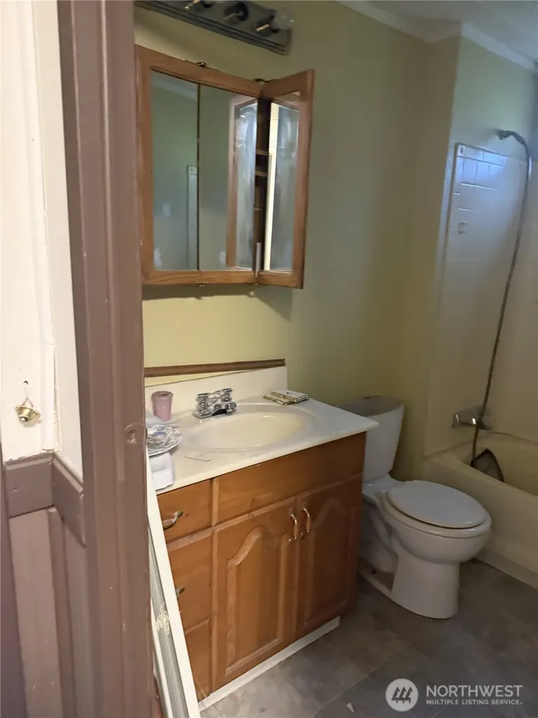6620 301st Street Ct S Roy WA 98580