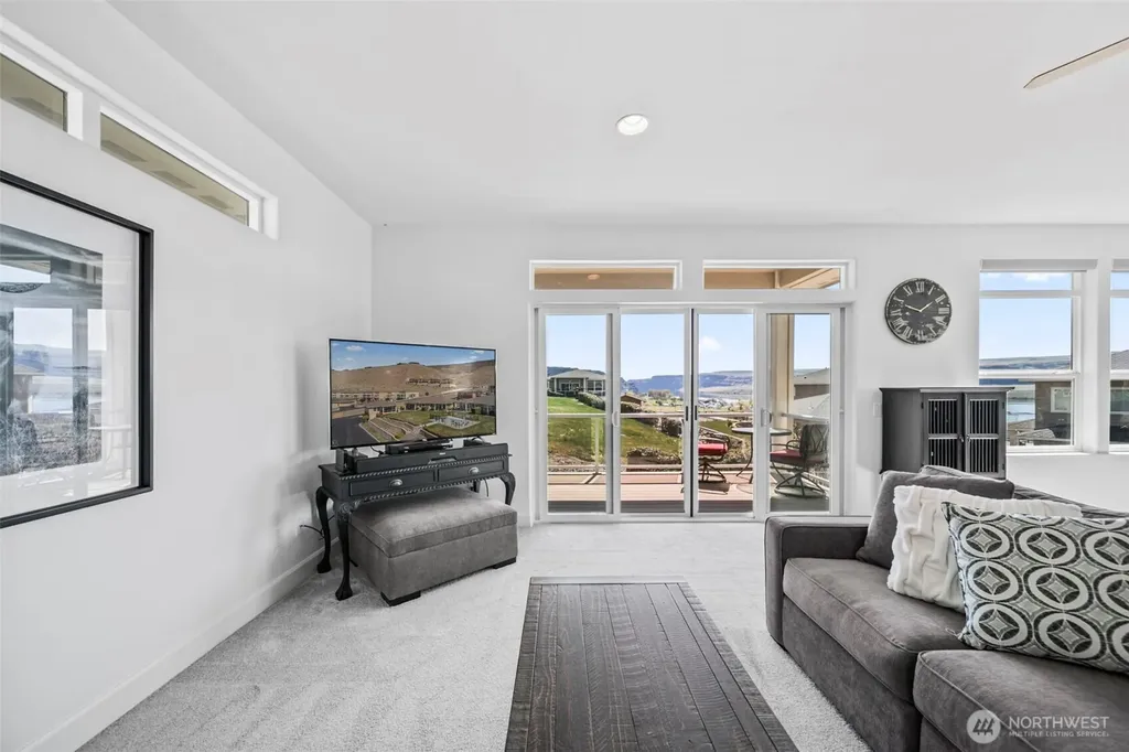 9133 Eagle Lane NW Quincy WA 98848