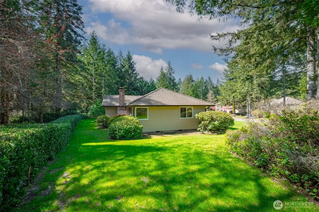 5608 Ridge High Court SW Olympia WA 98512