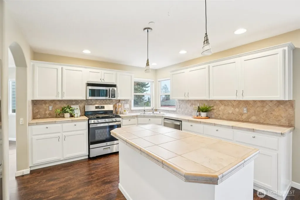 2006 NW Fargo Loop Camas WA 98607