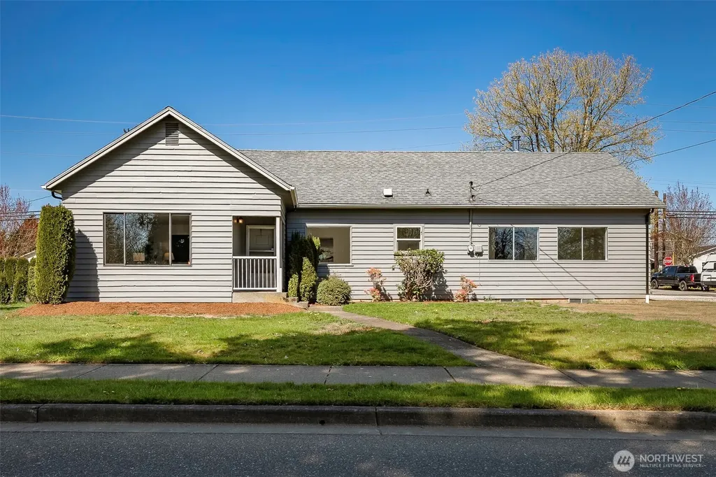 215 E Front Street Lynden WA 98264