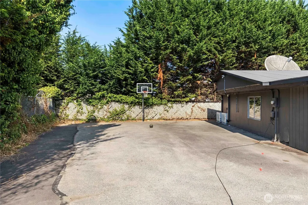 3062 44th St E Tacoma WA 98443