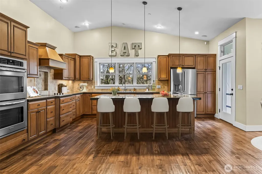 9715 Crescent Valley Drive NW Gig Harbor WA 98332