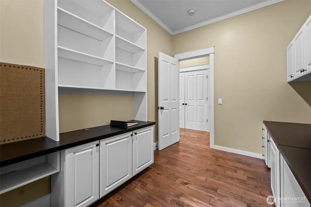 9715 Crescent Valley Drive NW Gig Harbor WA 98332