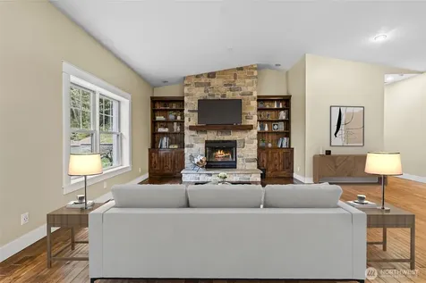 9715 Crescent Valley Drive NW Gig Harbor WA 98332