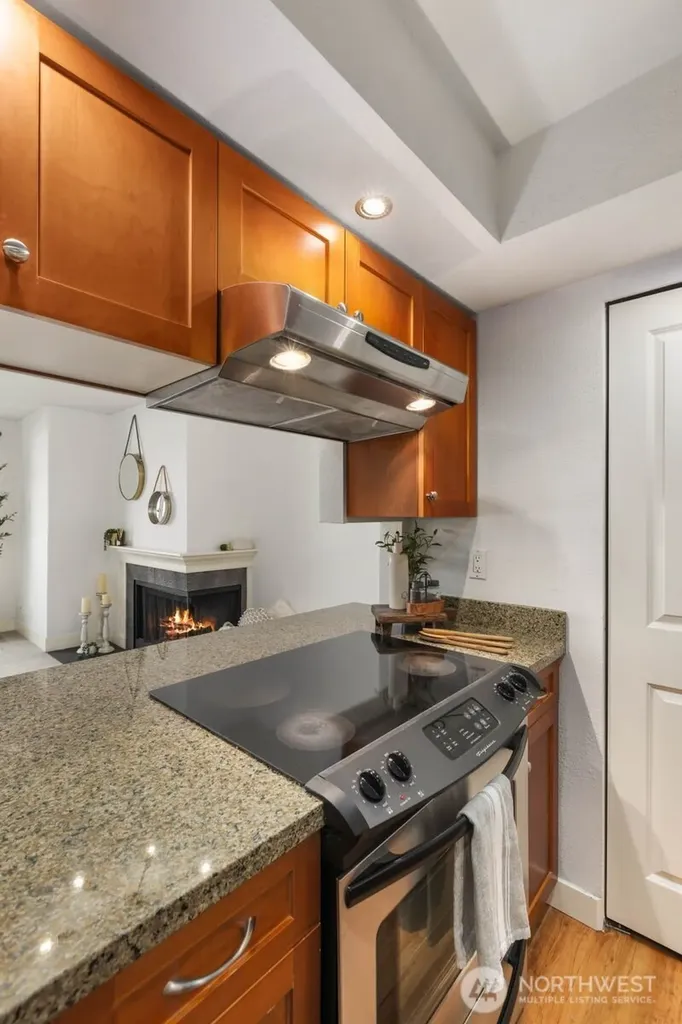 937 N 200th Street Shoreline WA 98133