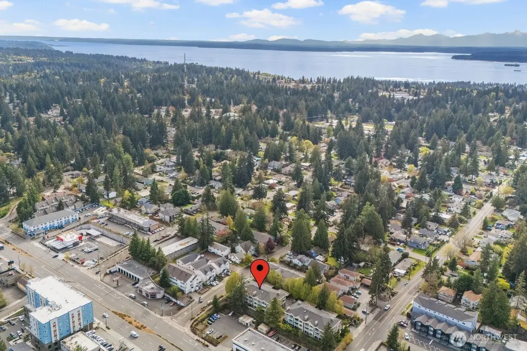 937 N 200th Street Shoreline WA 98133