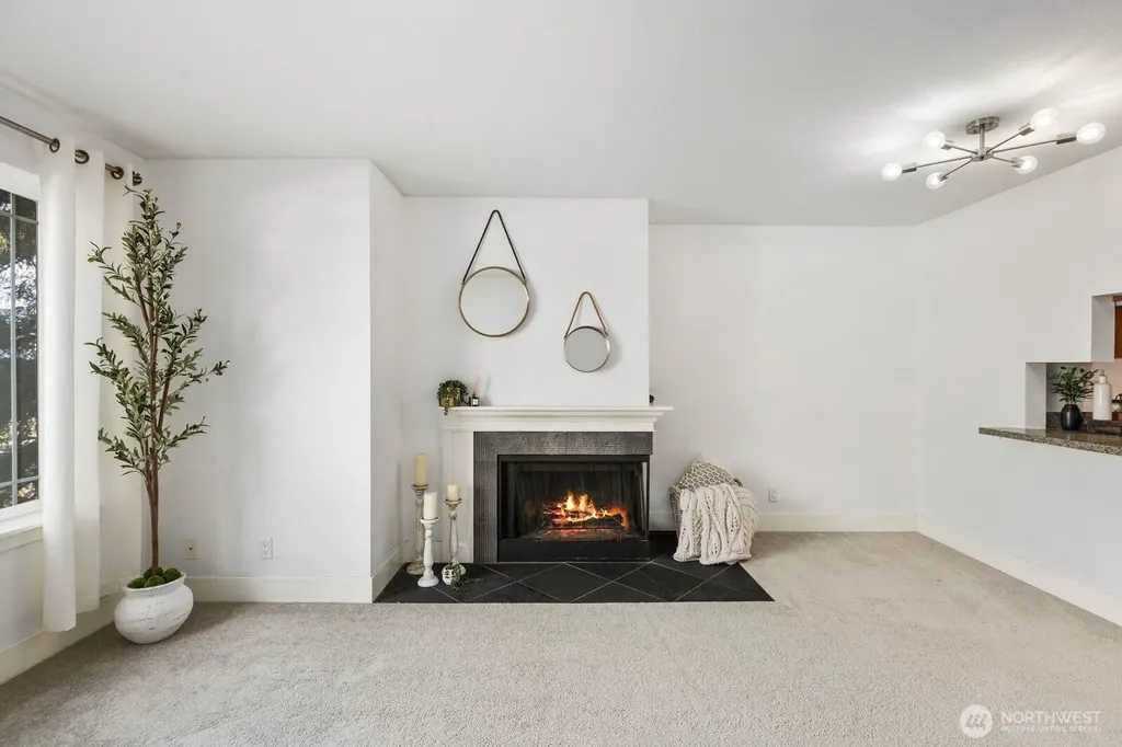 937 N 200th Street Shoreline WA 98133