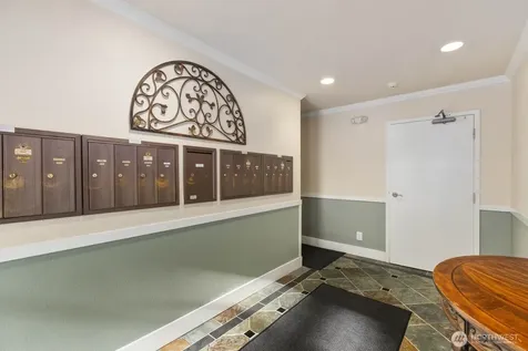 937 N 200th Street Shoreline WA 98133