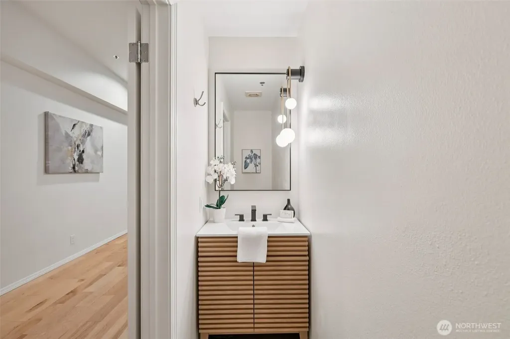 526 1st Avenue S Seattle WA 98104