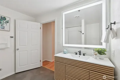526 1st Avenue S Seattle WA 98104