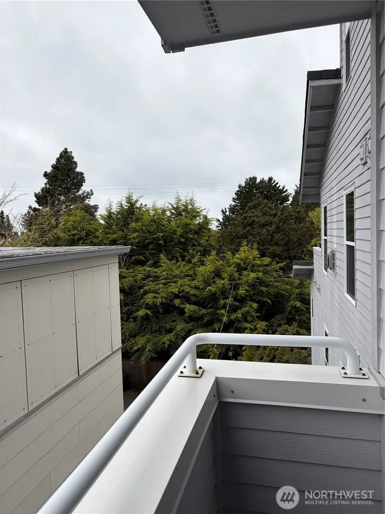 3435 California Avenue SW Seattle WA 98116