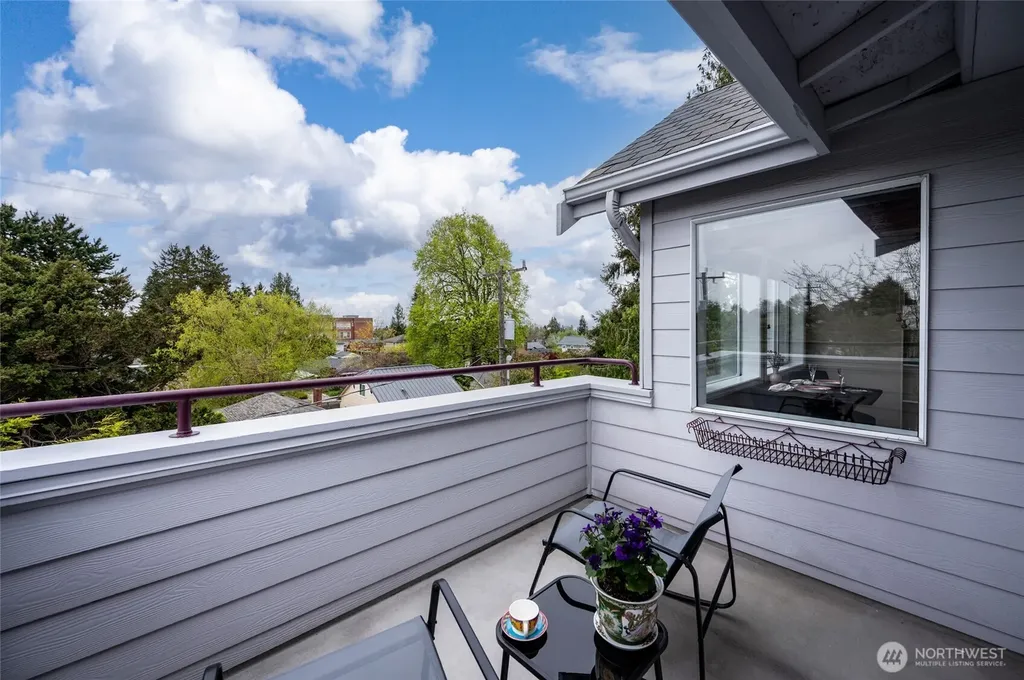 3435 California Avenue SW Seattle WA 98116