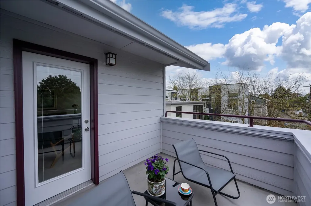 3435 California Avenue SW Seattle WA 98116