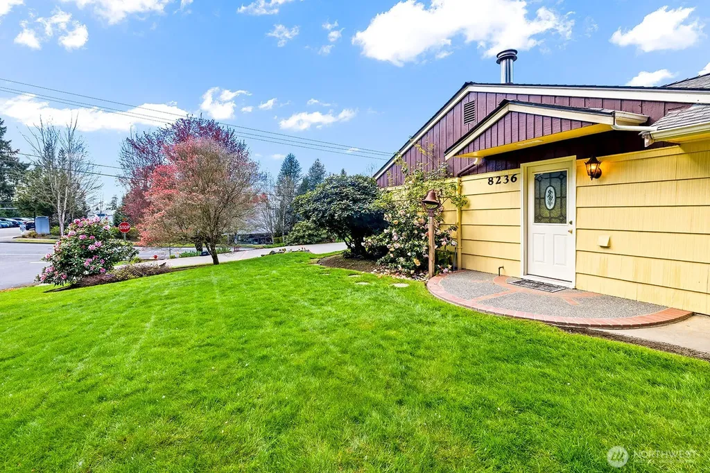 8236 120th Avenue NE Kirkland WA 98033