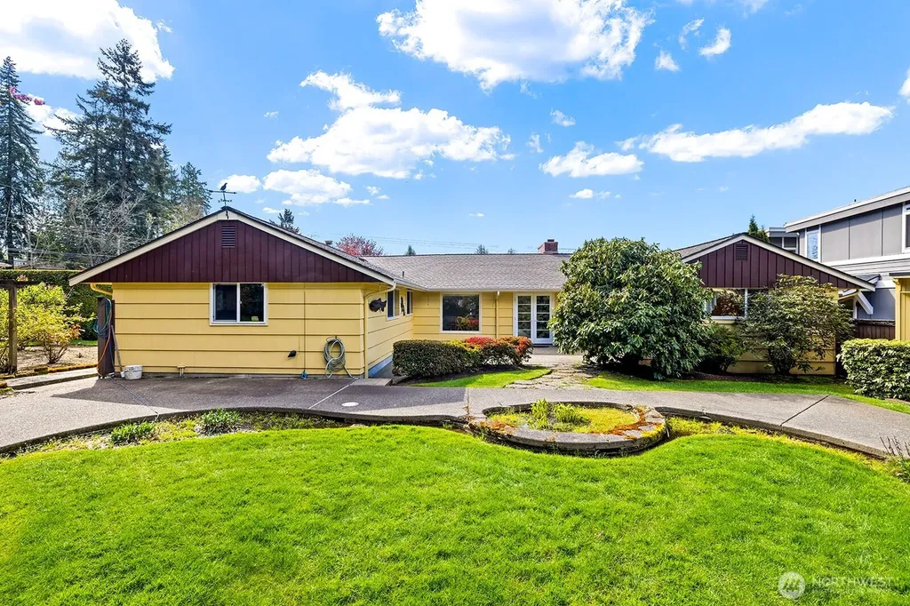 8236 120th Avenue NE Kirkland WA 98033