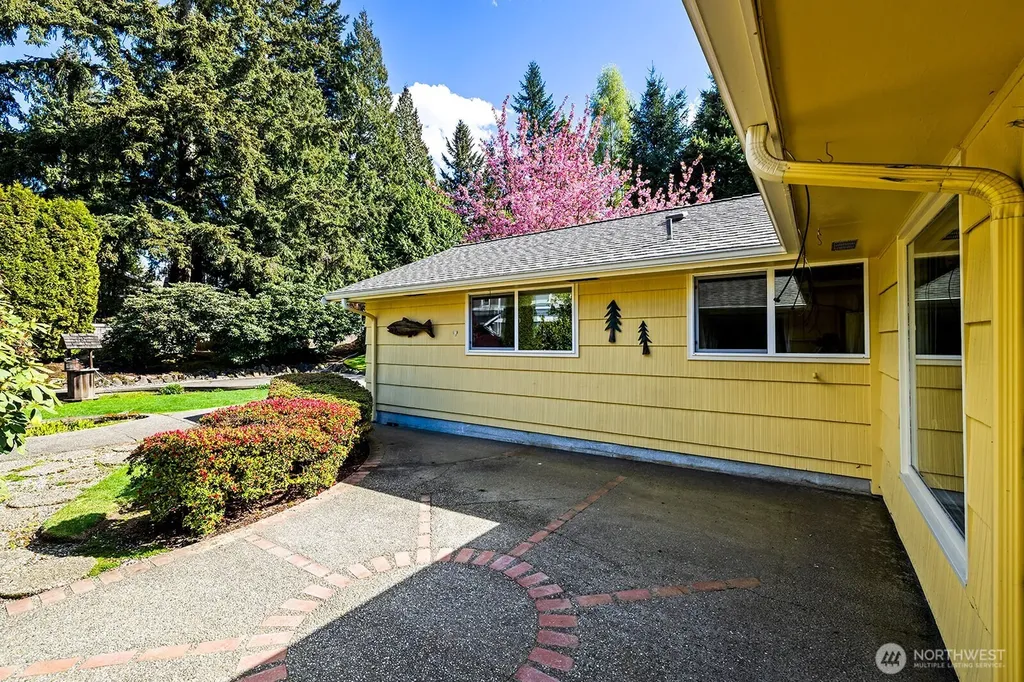 8236 120th Avenue NE Kirkland WA 98033