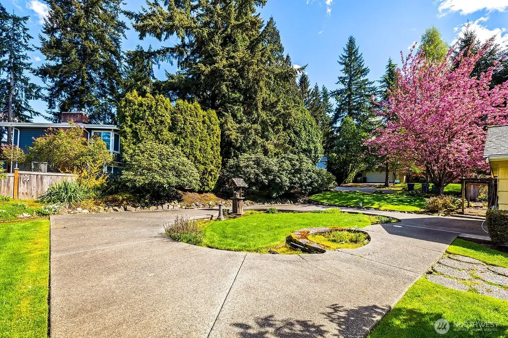 8236 120th Avenue NE Kirkland WA 98033