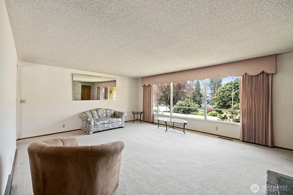 8236 120th Avenue NE Kirkland WA 98033