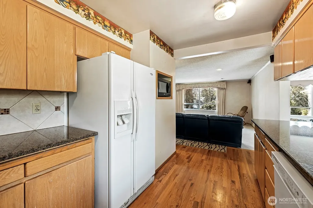 8236 120th Avenue NE Kirkland WA 98033
