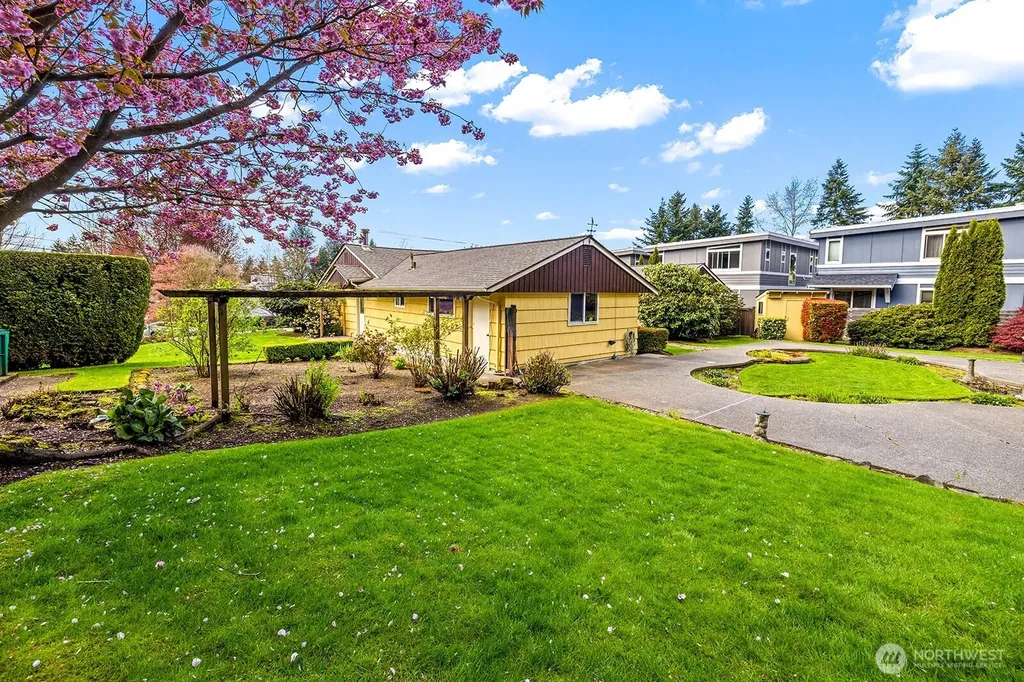 8236 120th Avenue NE Kirkland WA 98033