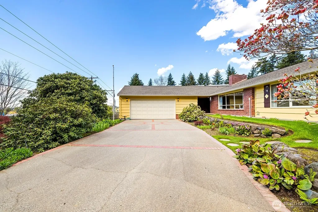 8236 120th Avenue NE Kirkland WA 98033