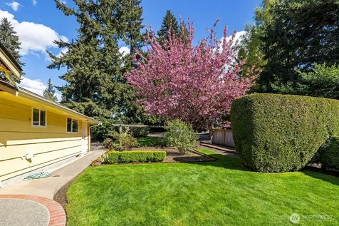 8236 120th Avenue NE Kirkland WA 98033