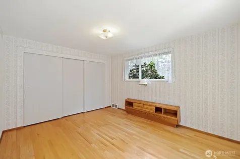 8236 120th Avenue NE Kirkland WA 98033
