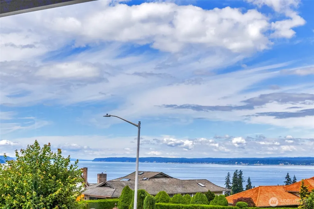 1623 Edgemoor Lane Everett WA 98203