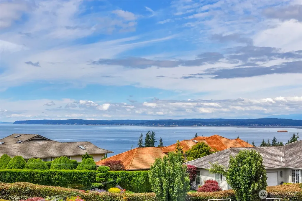 1623 Edgemoor Lane Everett WA 98203