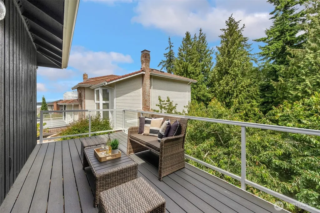 1623 Edgemoor Lane Everett WA 98203