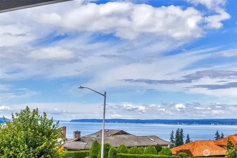 1623 Edgemoor Lane Everett WA 98203
