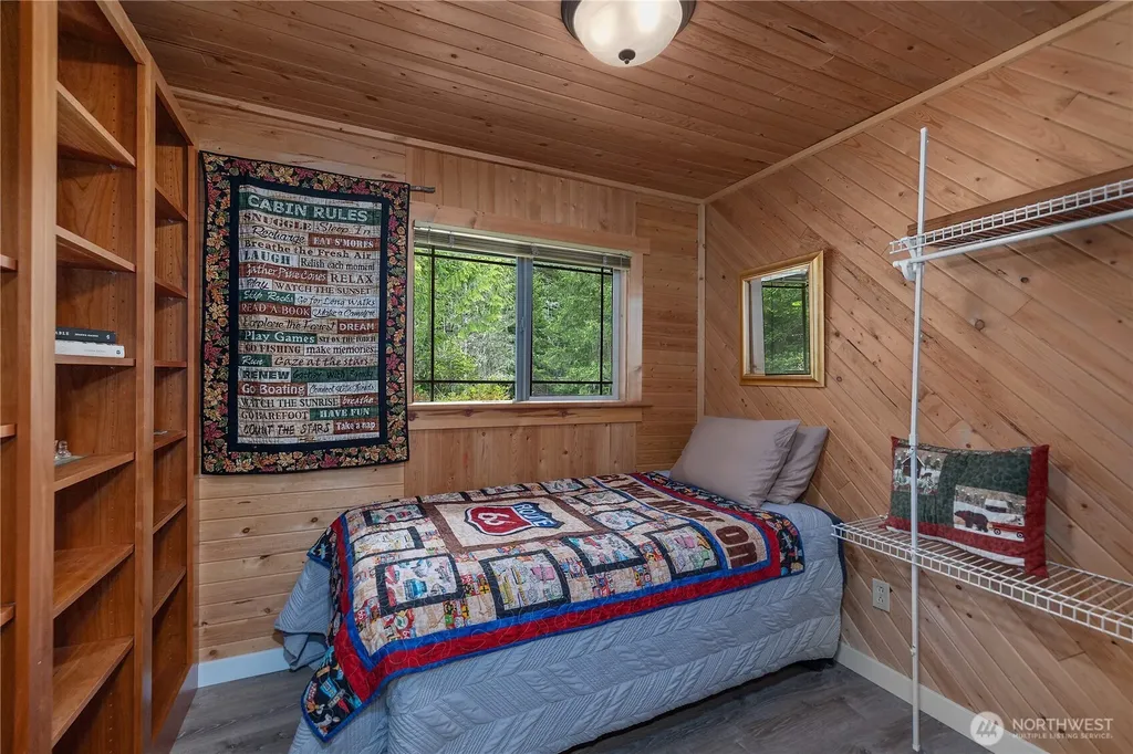 681 N Beacon Point Loop N Lilliwaup WA 98555
