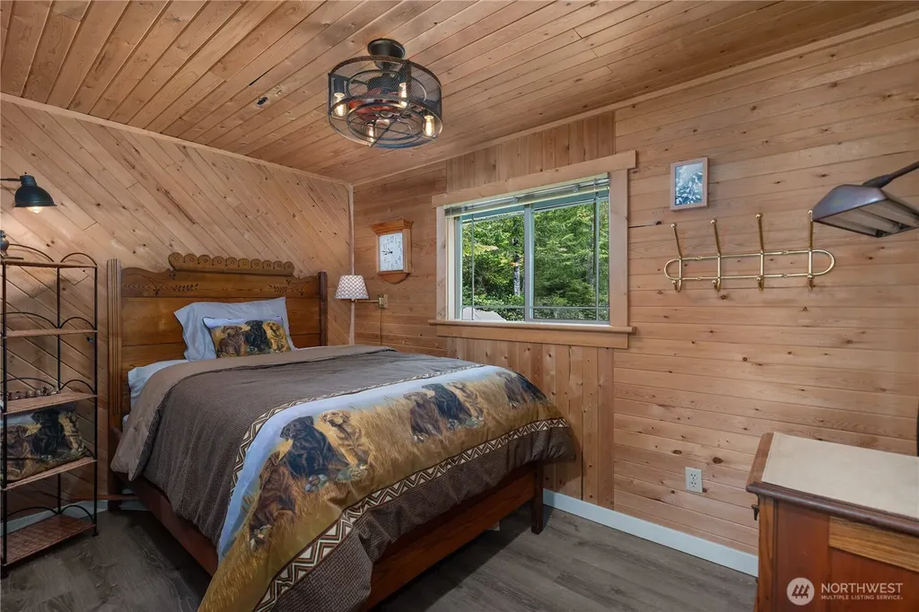 681 N Beacon Point Loop N Lilliwaup WA 98555