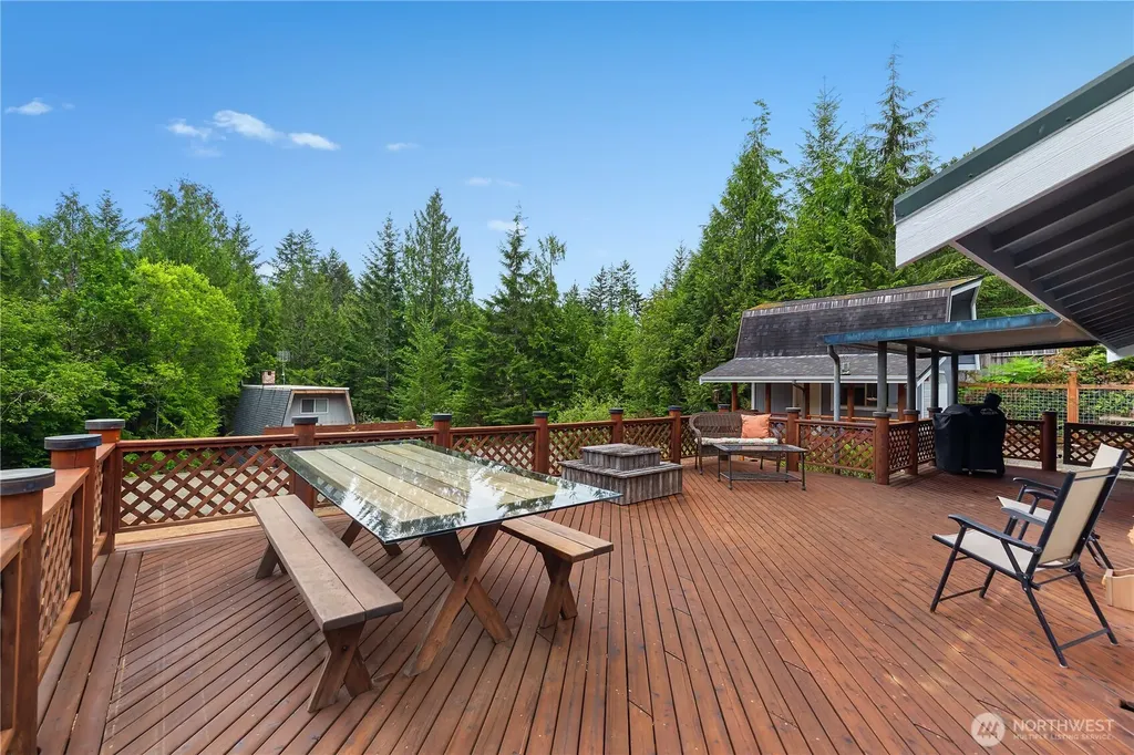 681 N Beacon Point Loop N Lilliwaup WA 98555