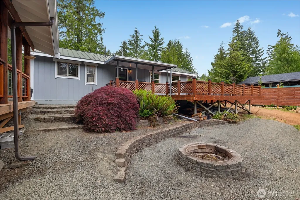 681 N Beacon Point Loop N Lilliwaup WA 98555