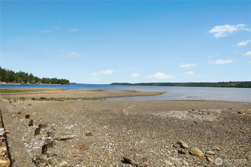 681 N Beacon Point Loop N Lilliwaup WA 98555