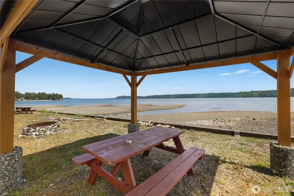 681 N Beacon Point Loop N Lilliwaup WA 98555