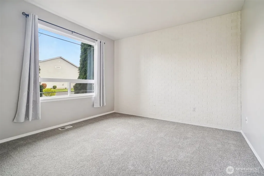 12302 160th Street E Puyallup WA 98374