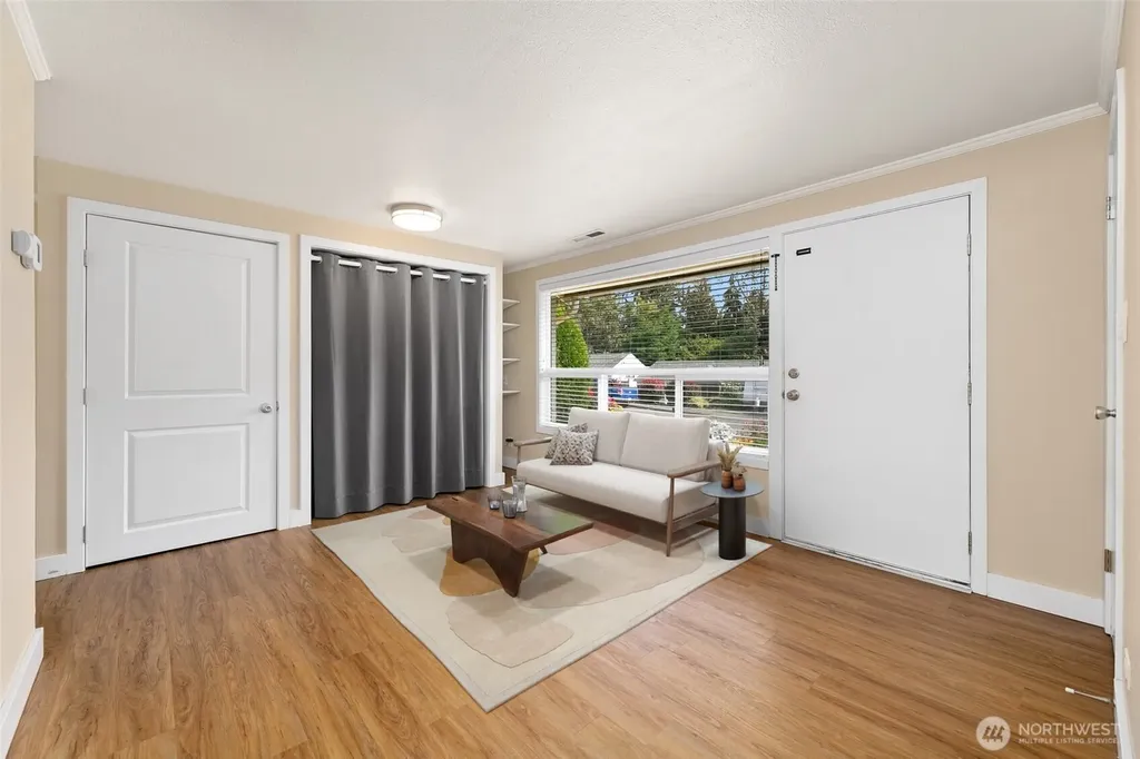23304 55th Avenue W Mountlake Terrace WA 98043