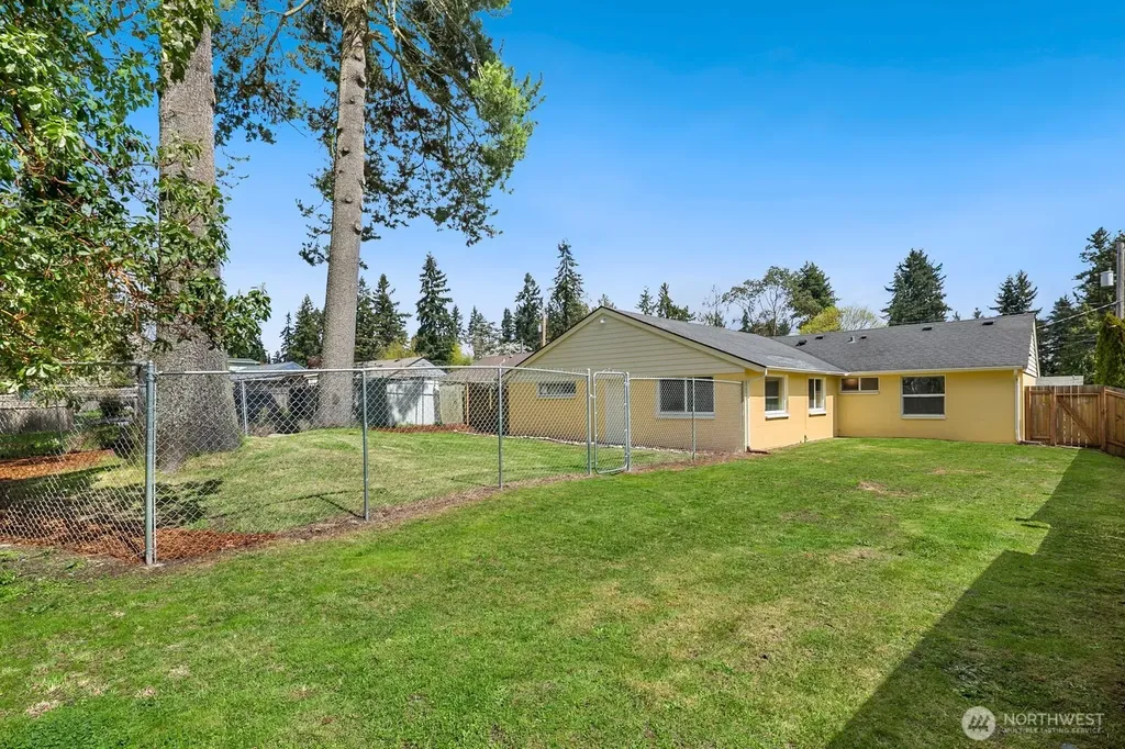 23304 55th Avenue W Mountlake Terrace WA 98043