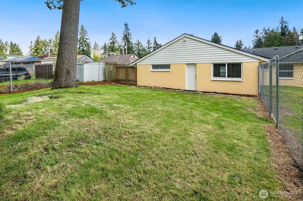 23304 55th Avenue W Mountlake Terrace WA 98043
