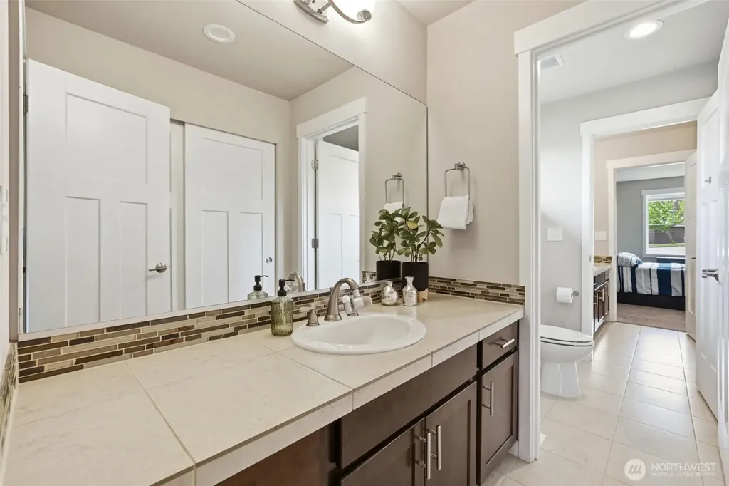 34576 56th Court S Auburn WA 98001