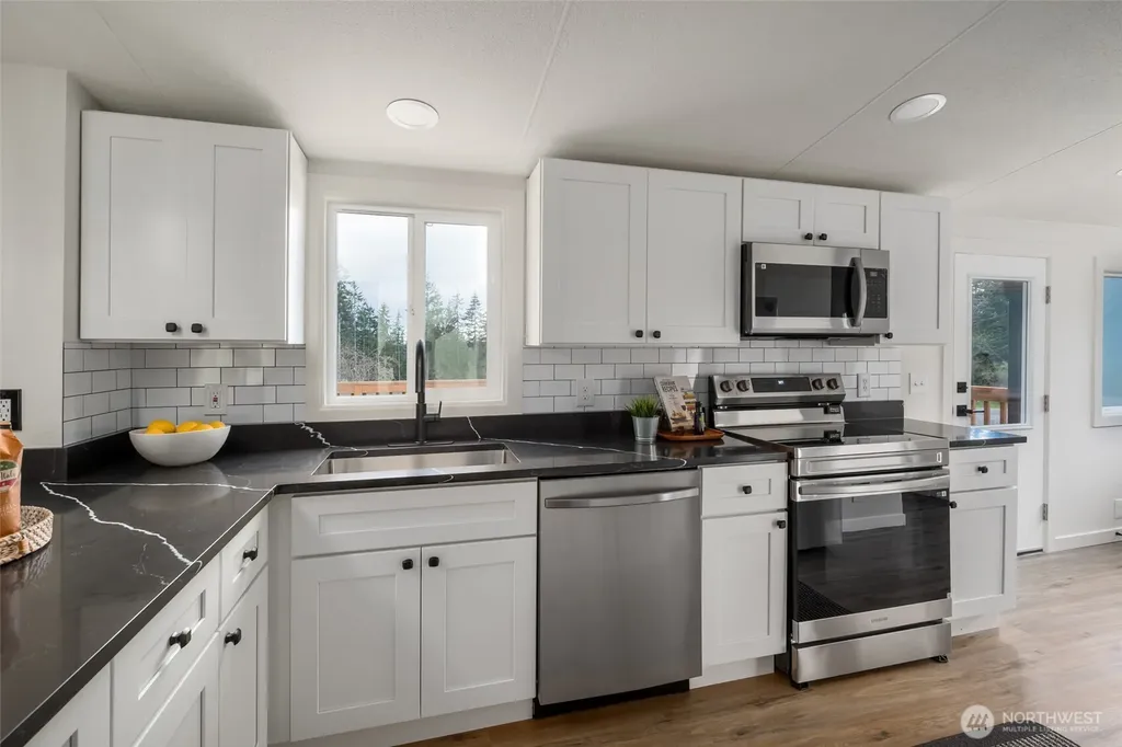 2192 Nautilus Road Freeland WA 98249